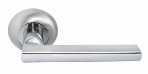 Ручка дверная MORELLI MH-25 SC/CP «BRIDGE», цвет — матовый хром/полированный хром